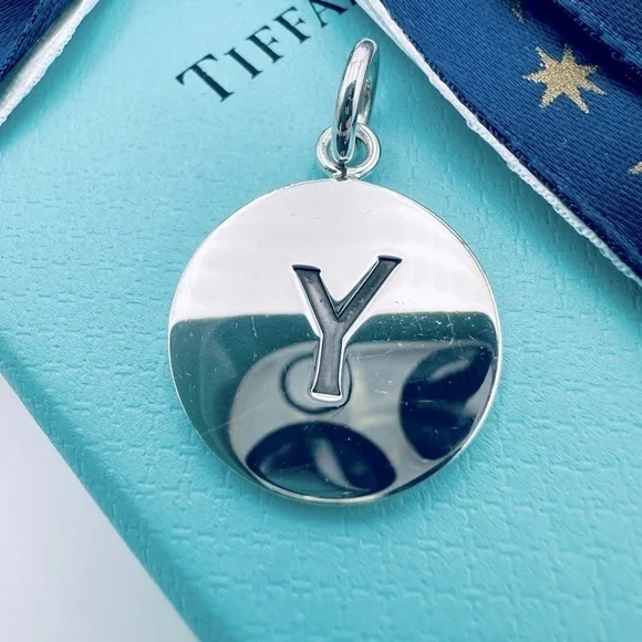 Tiffany & Co. Letter Y Round Tag Initial Charm in Sterling Silver with Pouch - Picture 3 of 8